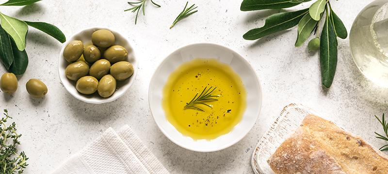Green olives, extra virgin olive oil, bread
